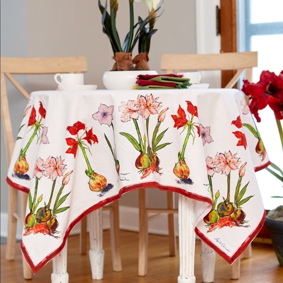 COPY - 60” x 90” Amaryllis Tablecloth